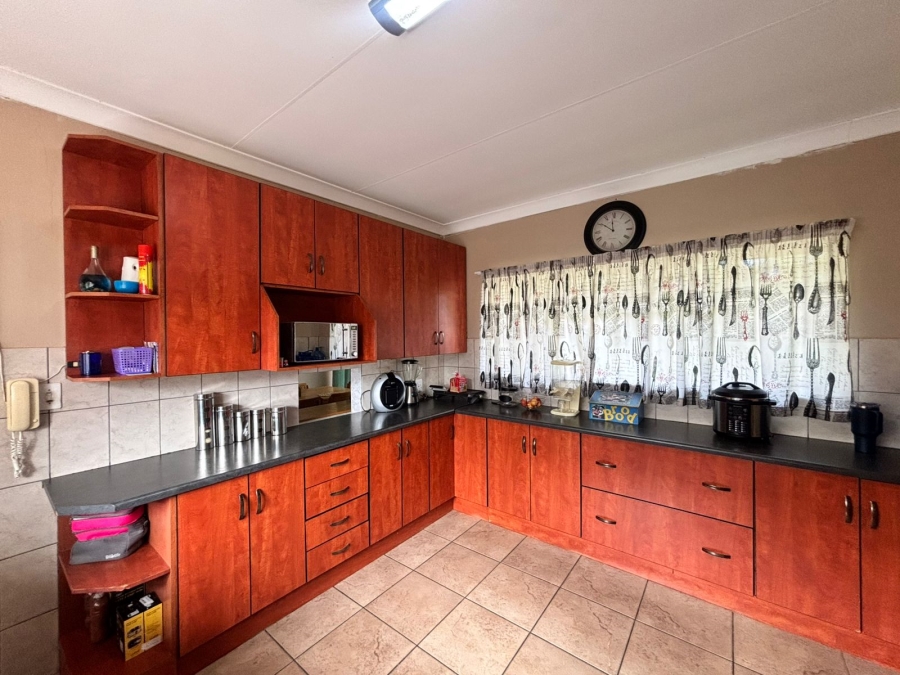 3 Bedroom Property for Sale in La Hoff North West